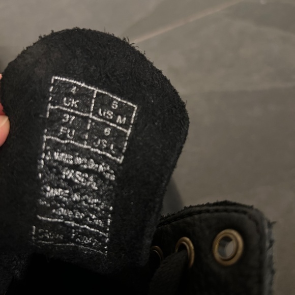 Dr Marten boots size 37 - Picture 2 of 5